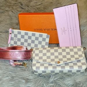 Hand bag pochette